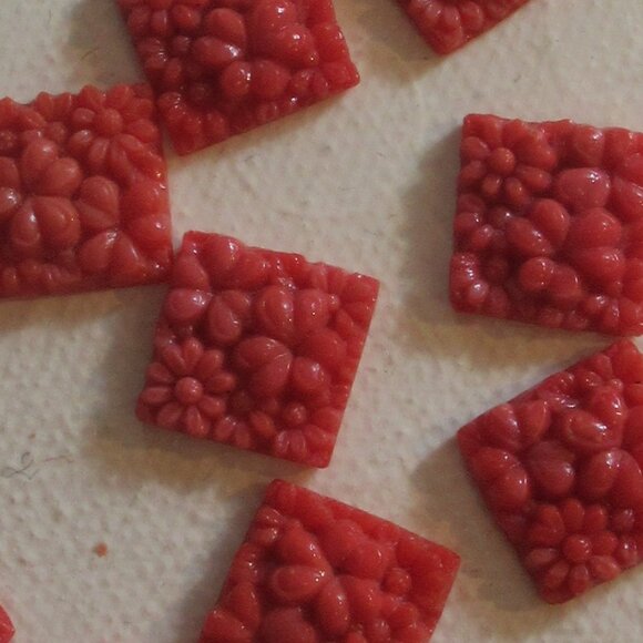 12 Vintage Japanese Floral Celluloid Cabochons, Coral, Jewellery, Crafts - Picture 2 of 6